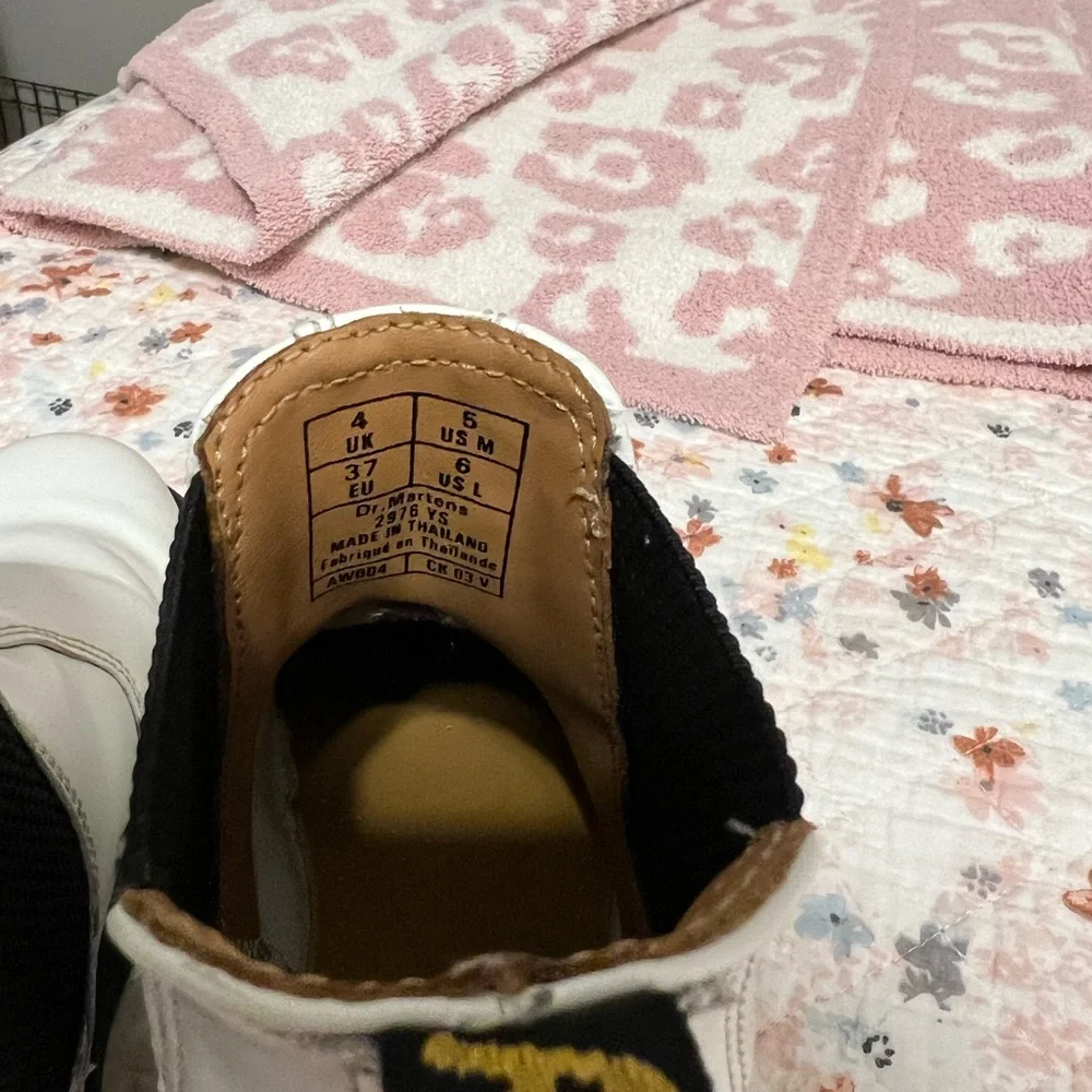 Doc Marten Chelsea boots - Picture 5 of 5